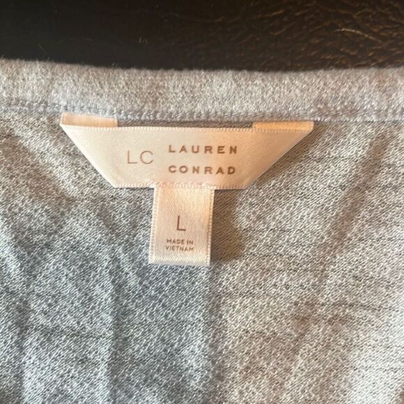 Lauren Conrad Large Blue Ruffle Sleeve V Neck Lightweight Top NWOT Lagenlook - Picture 5 of 8